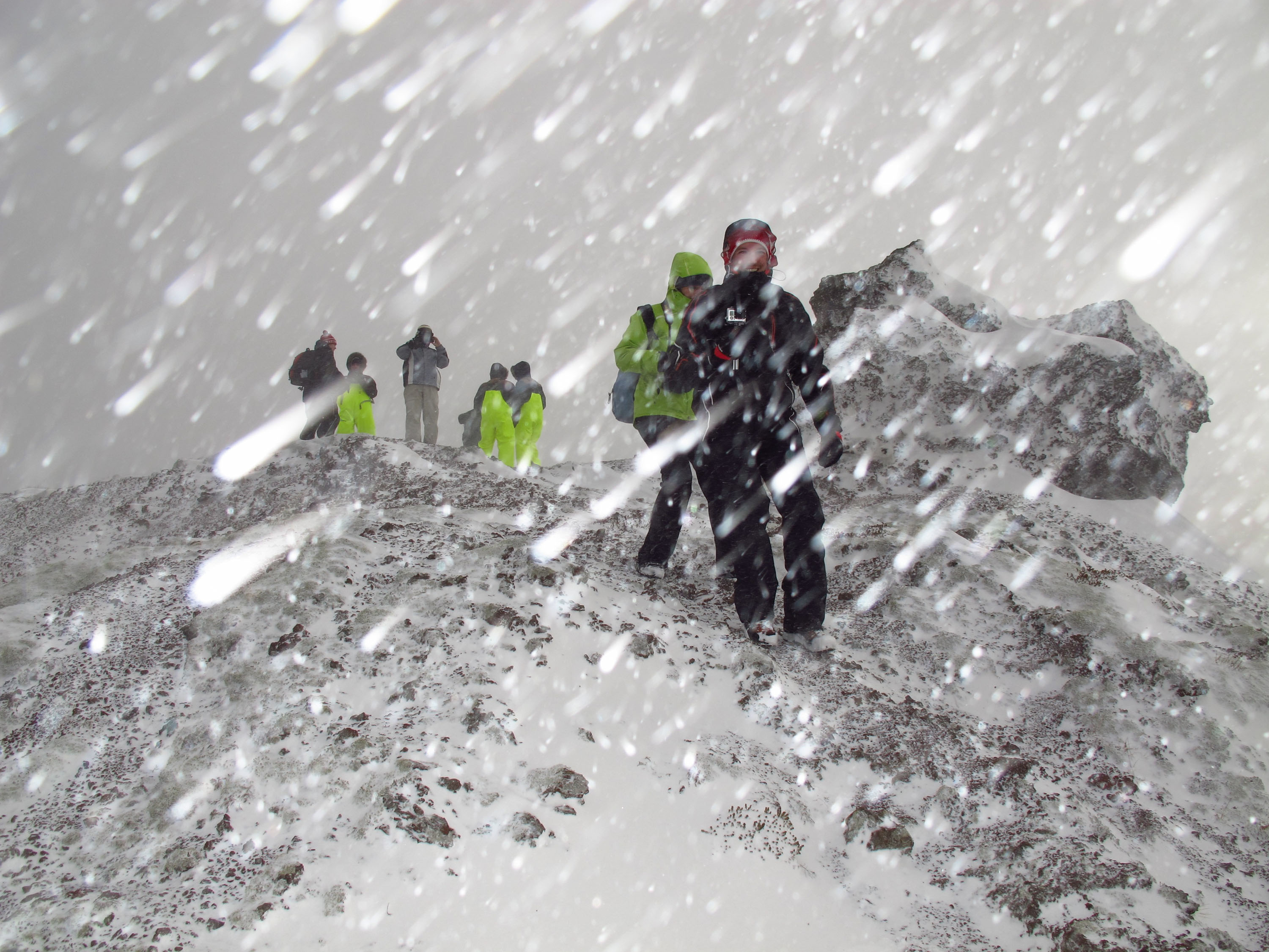 Abenteuerwanderung im Schneesturm auf Island © stormhike.is