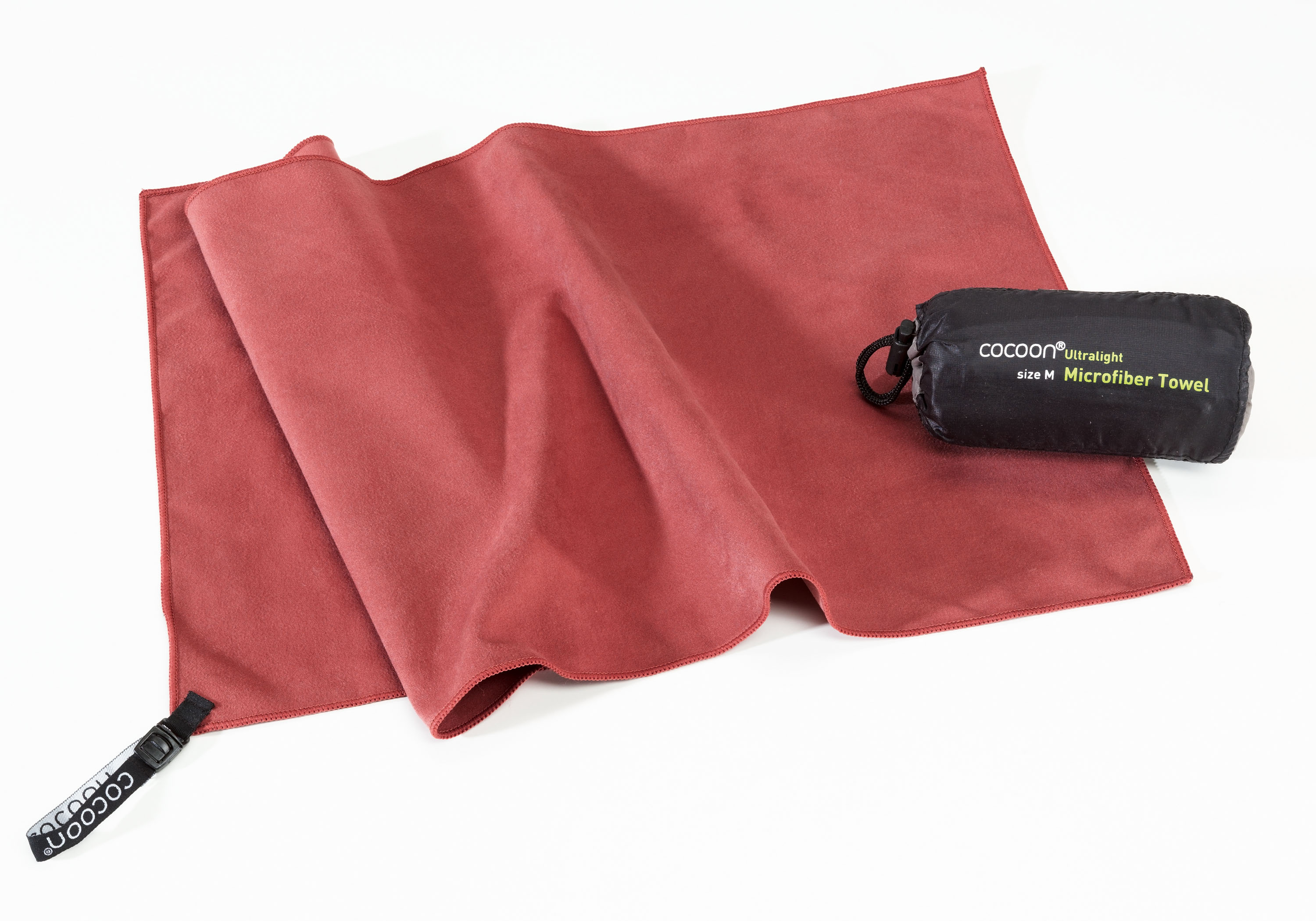 COCOON Towel Ultralight – Praktisch und handlich. 60x30 Handtuch, das in die Hosentasche passt. Schnell unterwegs zur Hand, wenn der Schweiß rinnt. 100% Mikrofaser. € 9,95 © Cocoon