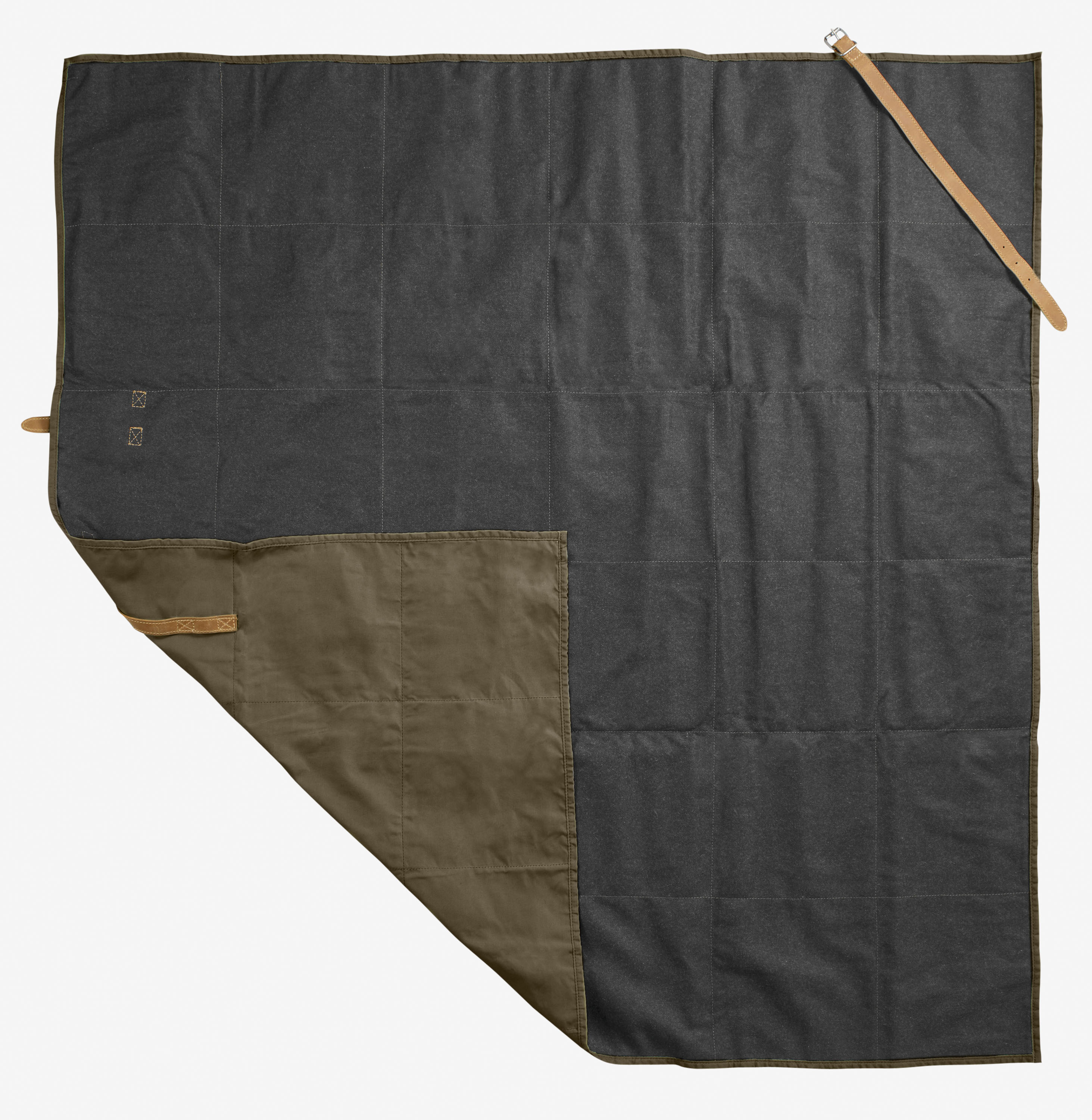 F JÄLLRÄVEN Matte Ovik Blanket – Als große Decke oder zum einrollen als Schlafsackersatz, am Lagerfeuer oder gefaltet als weiche Unterlage. Ausprobieren. € 199,95 © Fjällräven