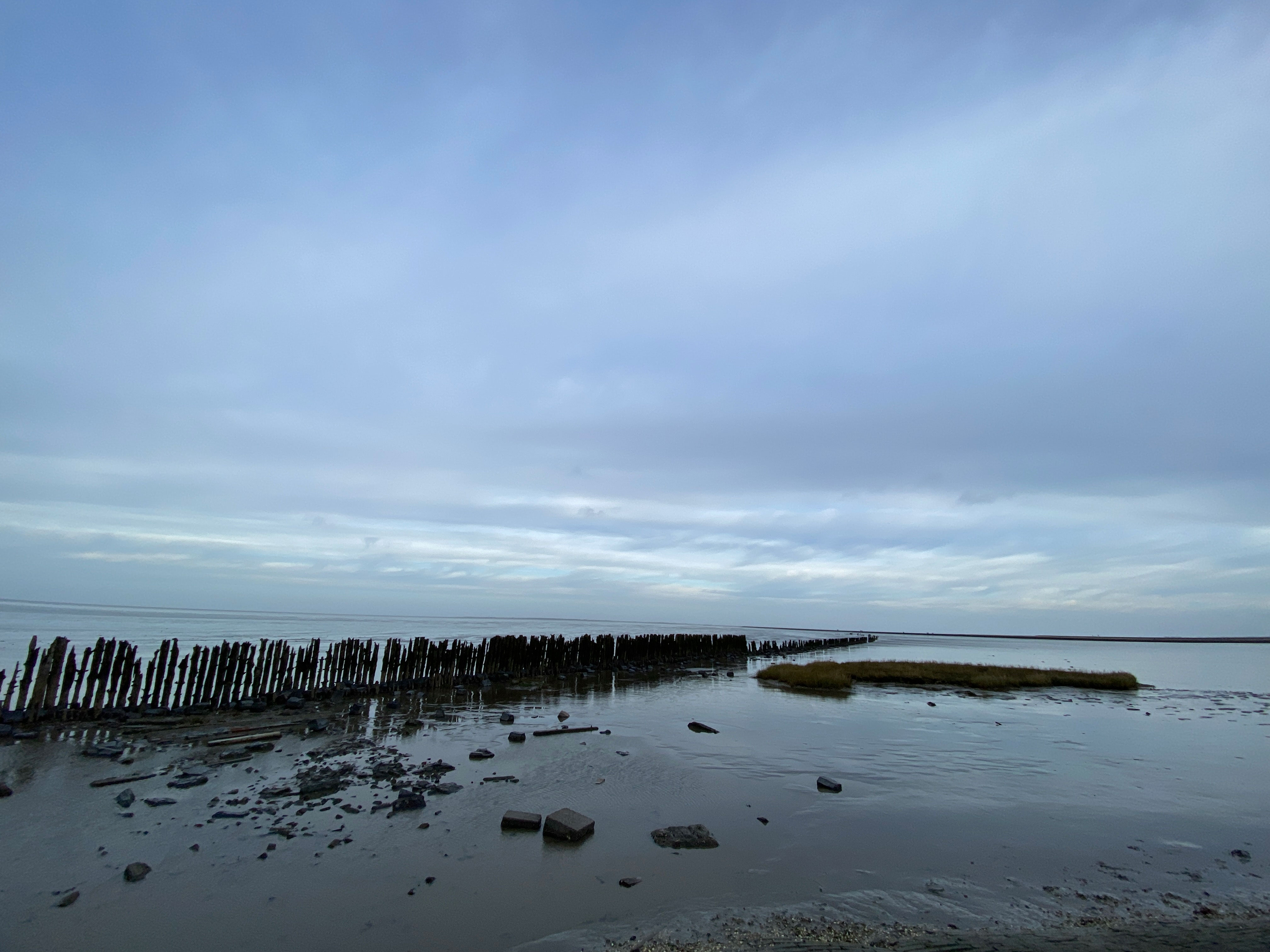 Die Weite des Watts an der Küste bei Paesens-Moddergat