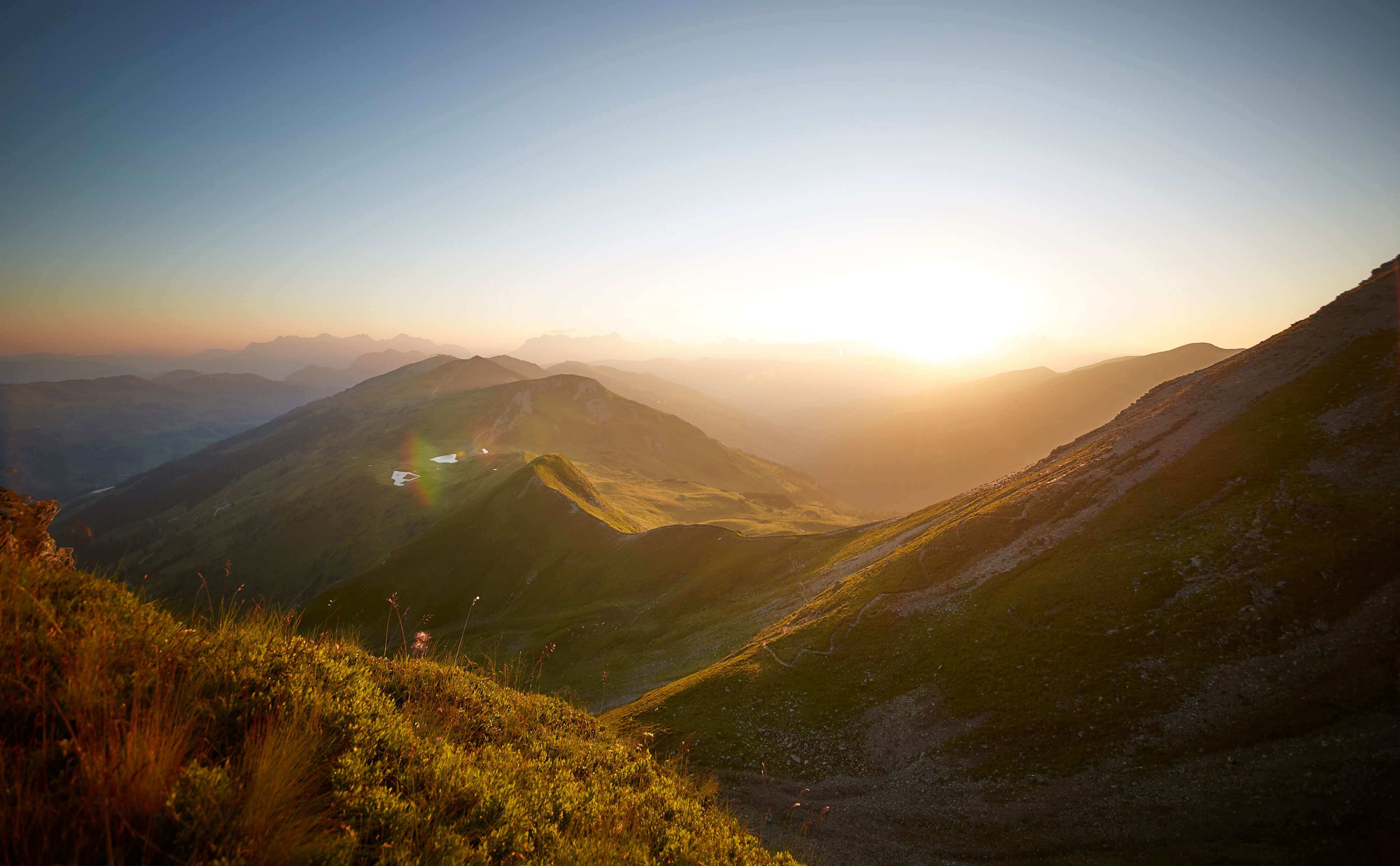 Traumhaftes Bergpanorama beim Sonnenaufgang © saalbach, Daniel Roos