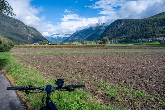 Fotostopp kurz hinter Bruneck; unser Ziel liegt noch in weiter Ferne 