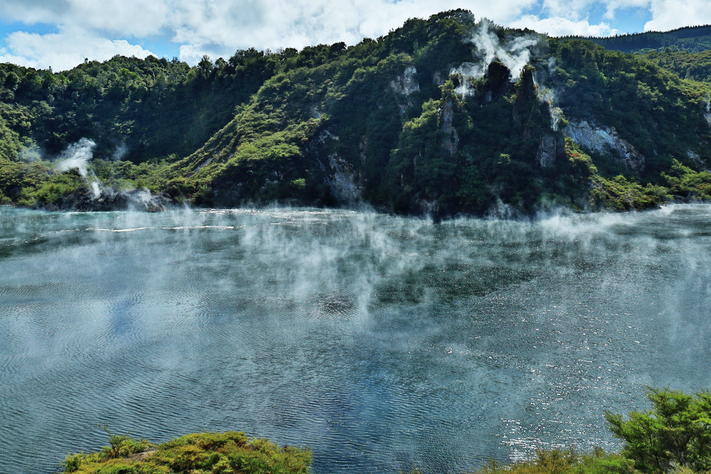 Frying Pan Lake, die größte Thermalquelle der Welt im Waimangu Volcanic Valley auf der Nordinsel Neuseelands Alle Fotos © Sarah Bauer, SquirrelSarah