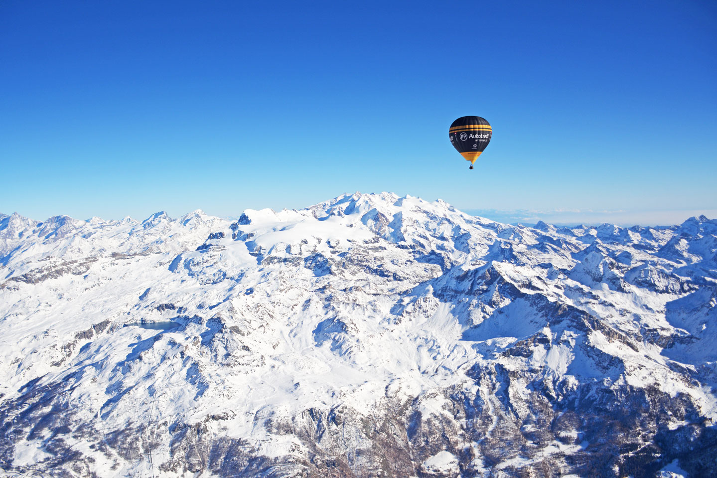 Hochgefühl im Heißluftballon über den Alpen Alle Fotos © Rolf Majcen