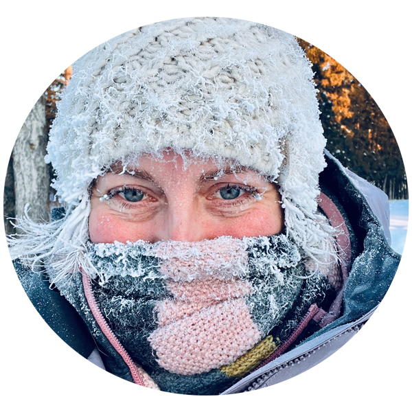 Nahaufnahme vereistes Gesicht der Autorin